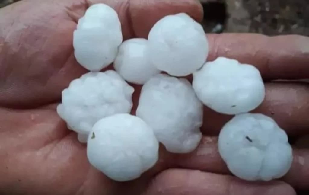 Previsão do tempo para SC é de raios, granizo e fortes ventos