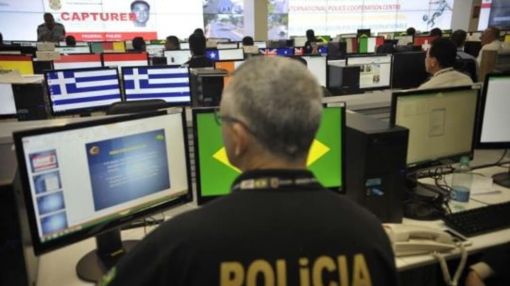 Solto, russo acusado de diversos crimes aguarda processo de extradição em SC