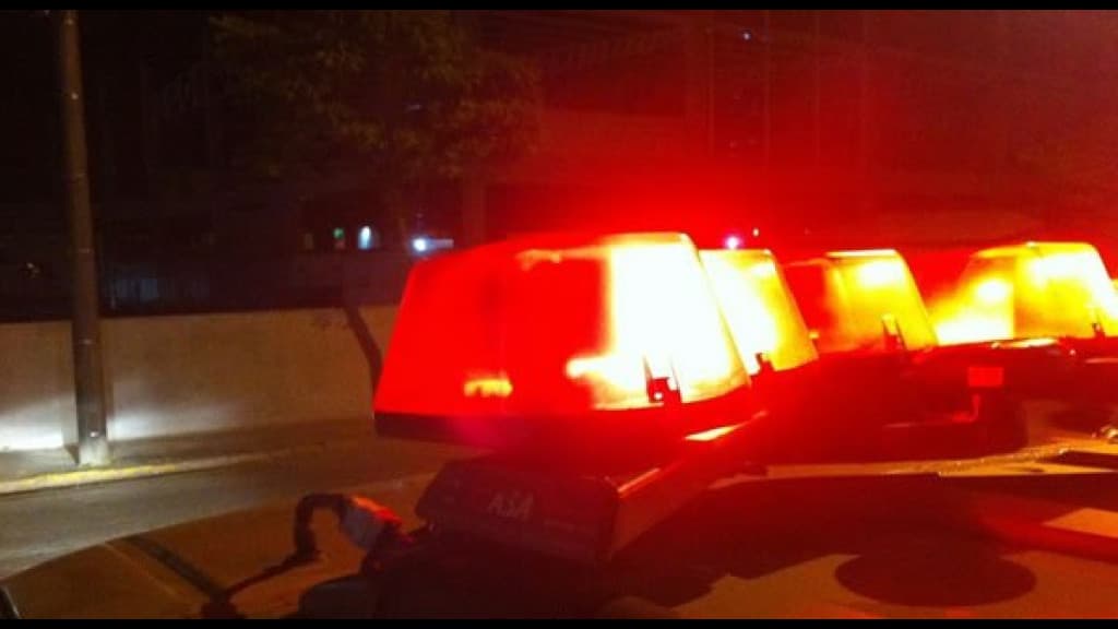 Venezuelano é agredido e roubado por três homens em Nova Trento