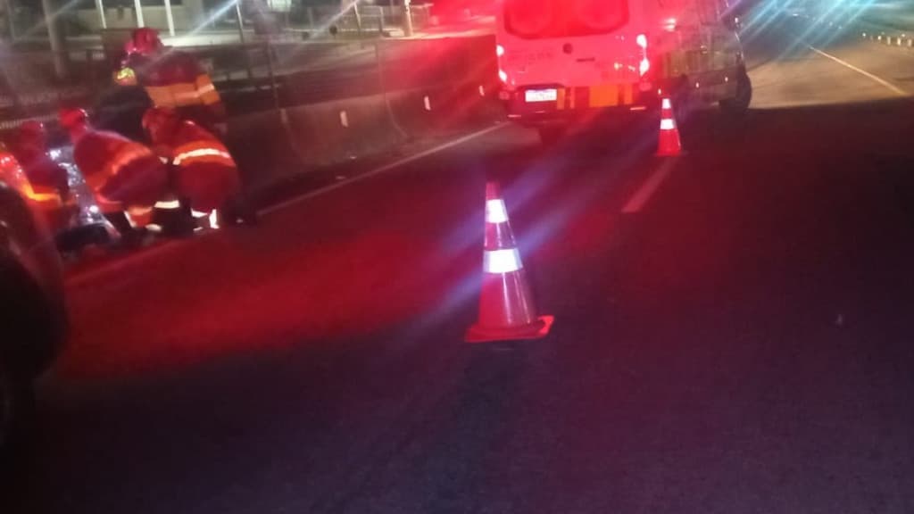 Mulher morre atropelada na BR-101, em Tubarão