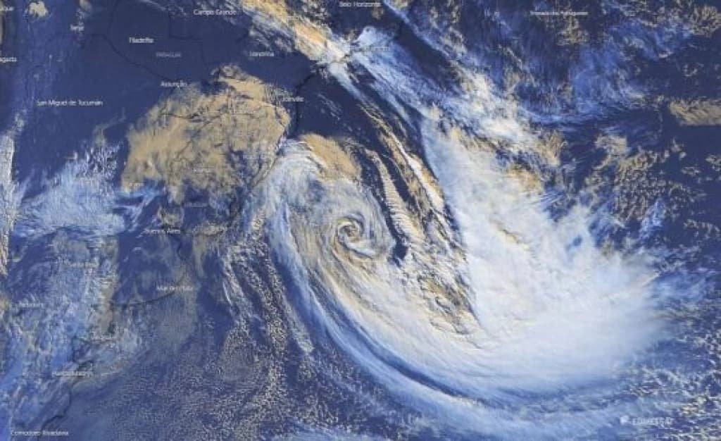 La Niña atingirá SC, causando ciclones, raios, temporais, granizo e ventanias