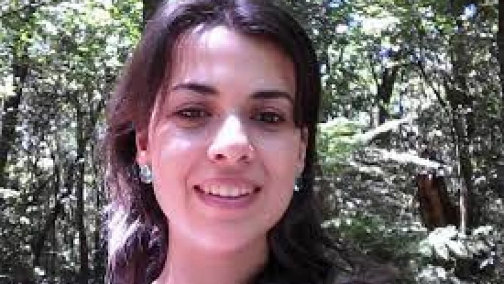 Professora salva ex-companheiro de cometer suicídio, mas ela e o pai são mortos por ele dias depois