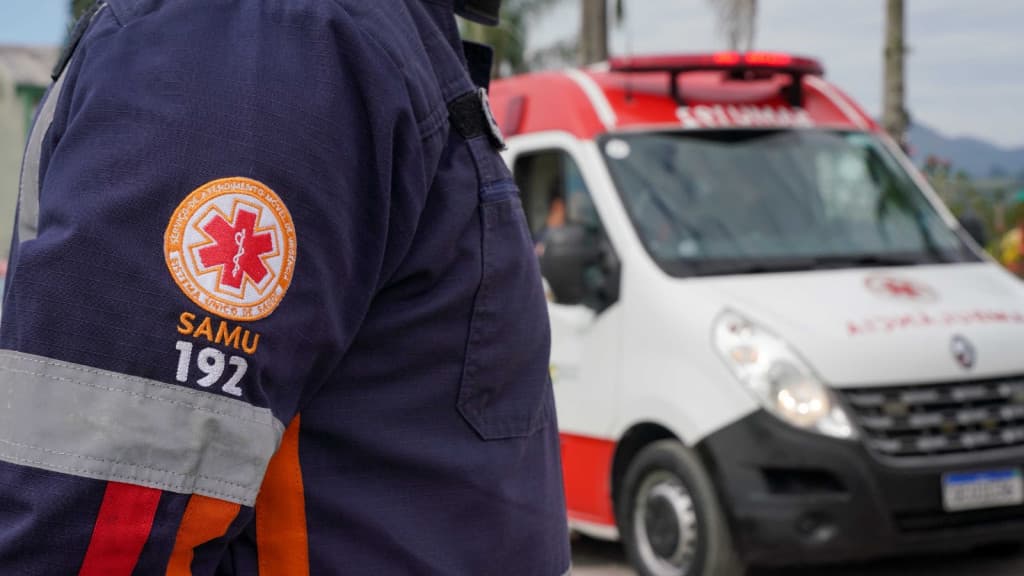 Samu de SC transporta bolsas de sangue ao estado gaúcho