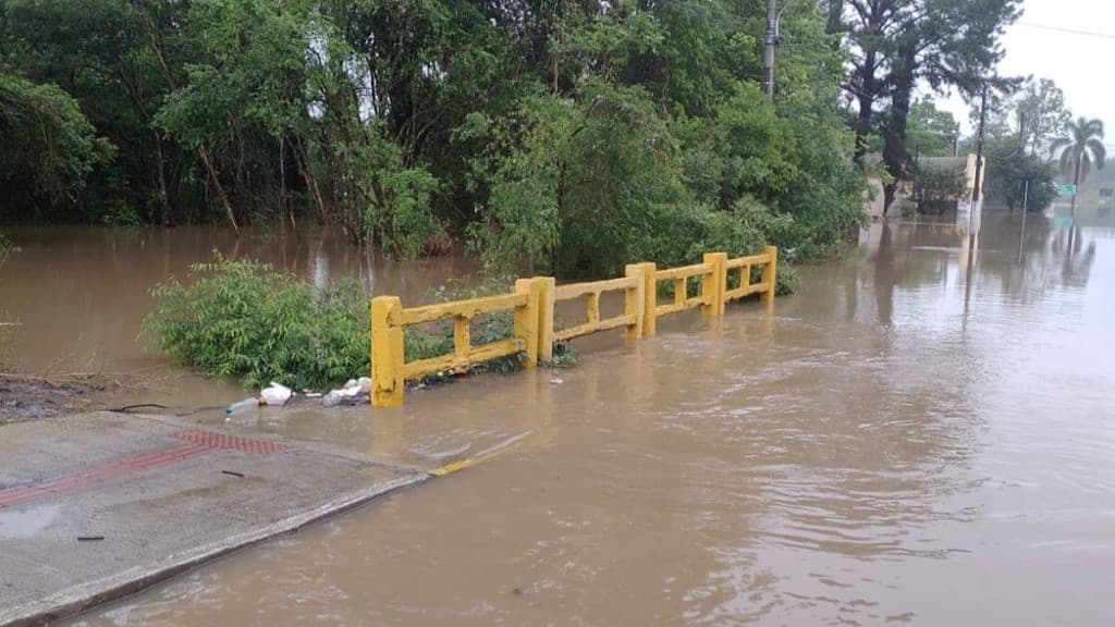 Chuvas intensas elevam número de desabrigados em Santa Catarina