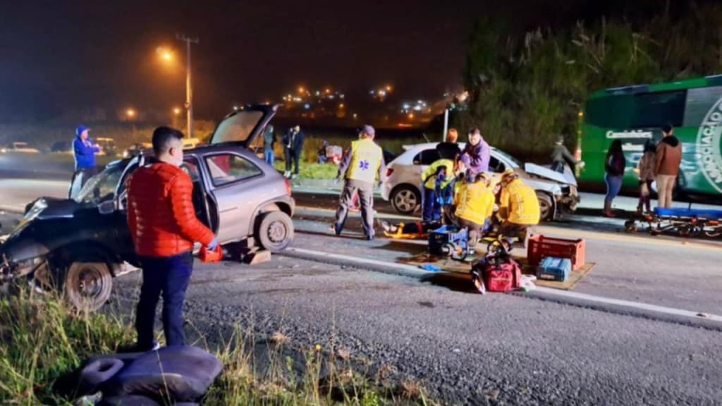 Acidente na SC-418 deixa crianças e adultos feridos em São Bento do Sul