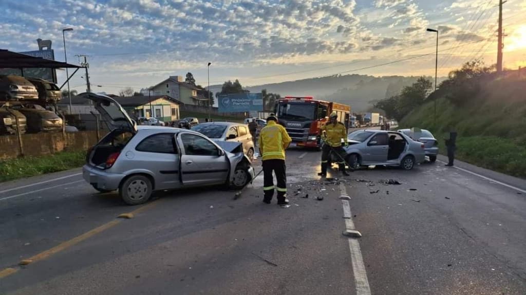 Grave acidente na SC-418 mata mulher e deixa cinco feridos
