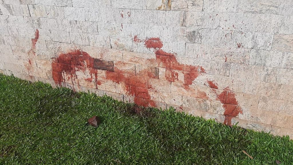 Vendedor ambulante é espancado quase até a morte