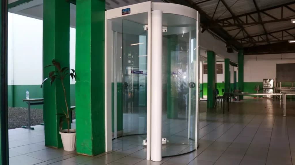 Tijucas terá detectores de metais nas escolas, anuncia prefeito