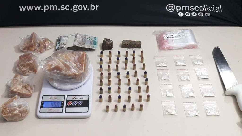 Líder de facção criminosa em Itapema retruca policiais: “estudo direito”