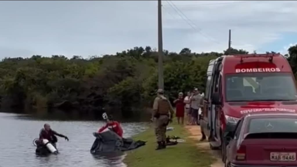 Homem morre afogado enquanto nadava em lagoa com amigo