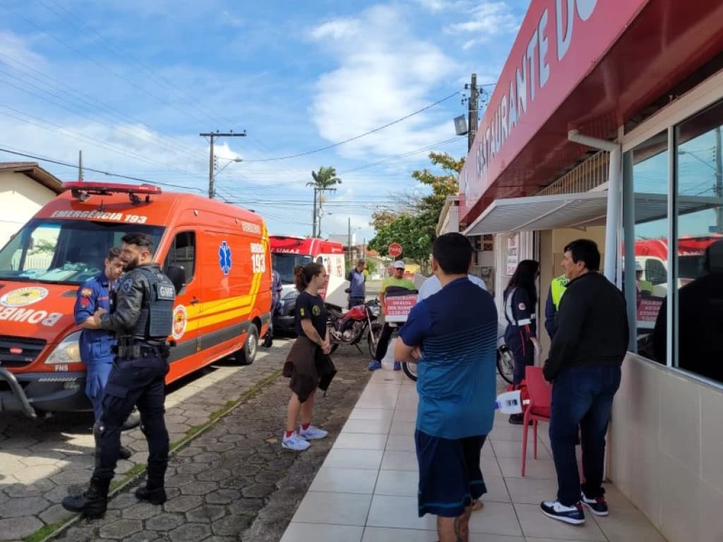 Roubo a mão armada em restaurante deixa uma pessoa ferida em Florianópolis