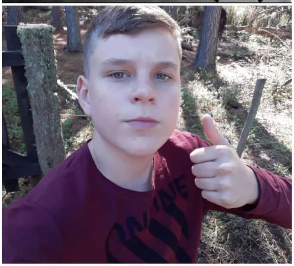 Identificado adolescente que morreu eletrocutado enquanto jogava futebol