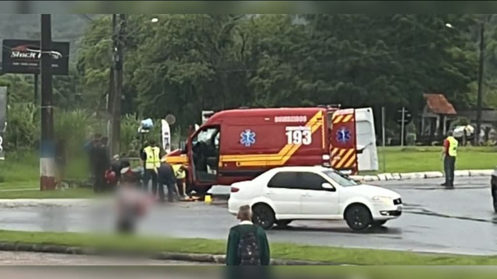 Acidente deixa mulher gravemente ferida na SC-410, em São João Batista