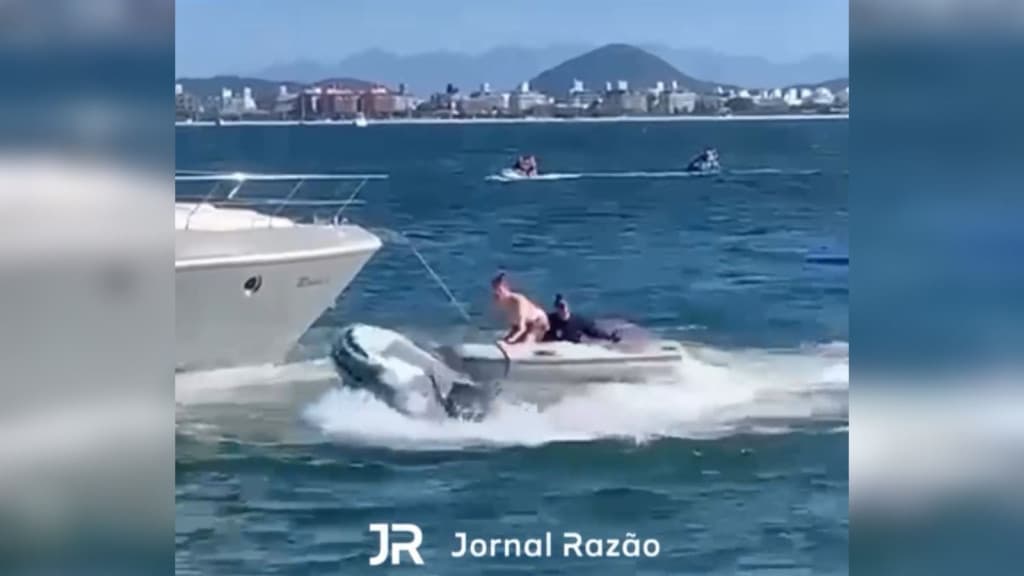 Flagrante de imprudência no mar viraliza em Florianópolis