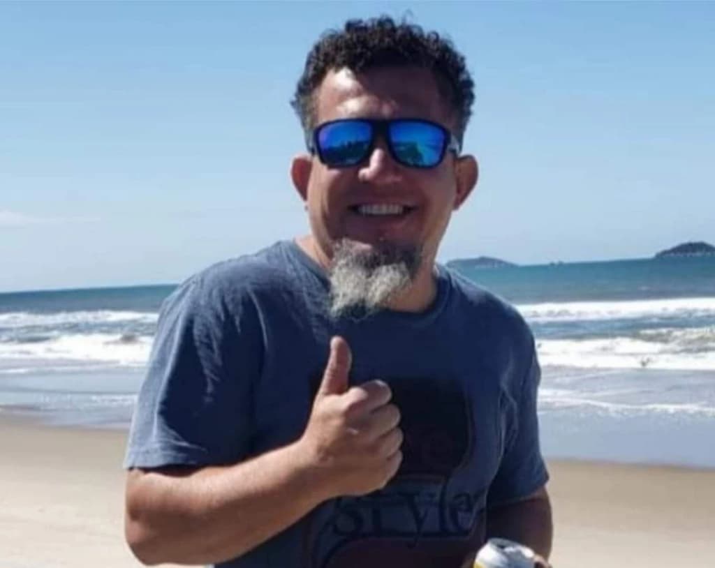Homem morto pela esposa a facadas e marteladas é identificado