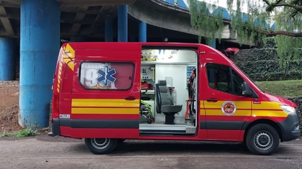 Homem é encontrado morto ajoelhado embaixo de ponte
