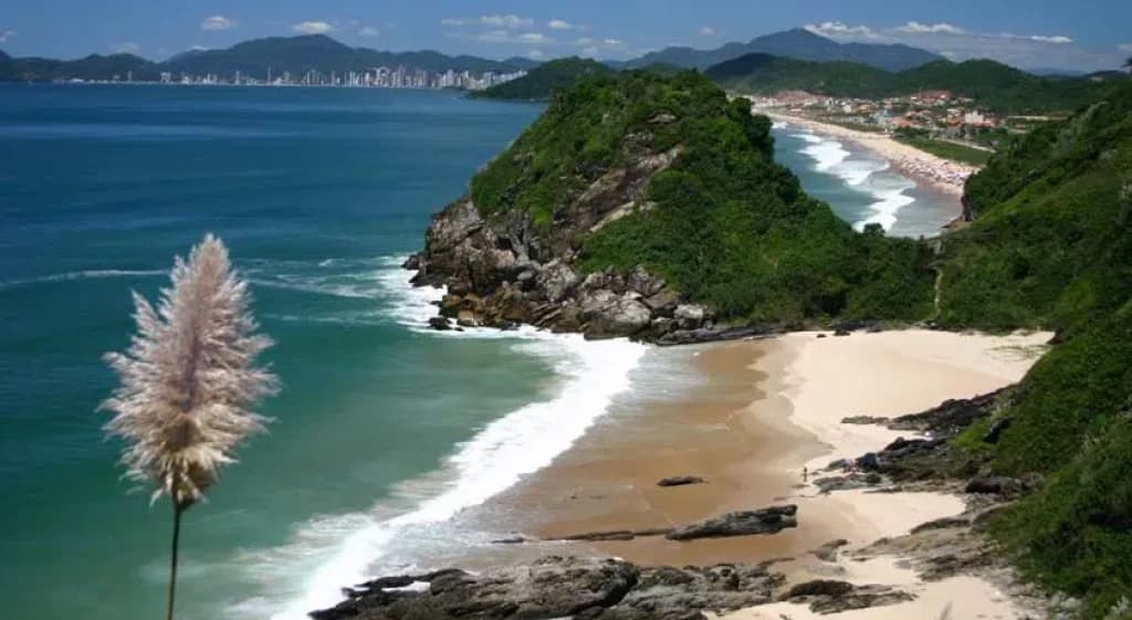 Itajaí começa temporada 2022/2023 com todas as praias próprias para banho