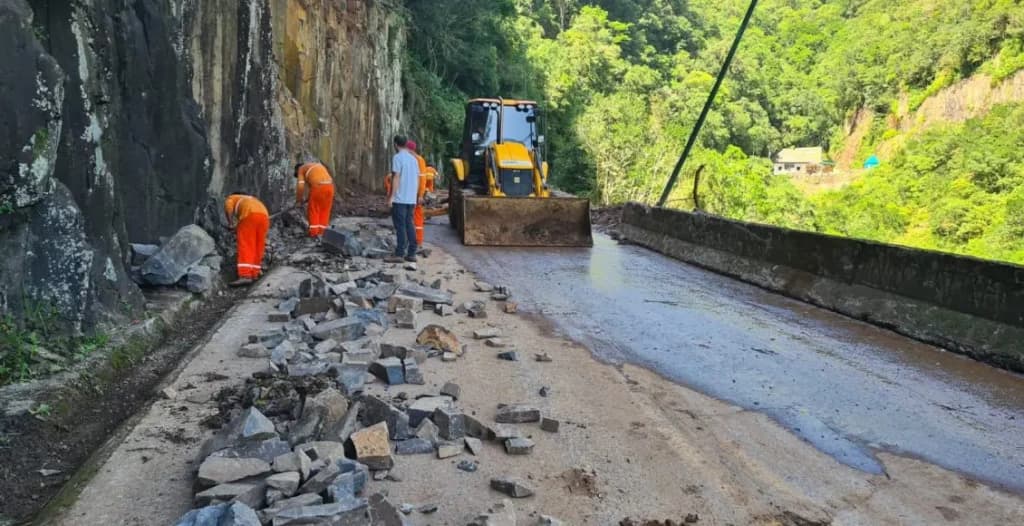 Serra do Rio do Rastro deve ser liberada nesta segunda-feira