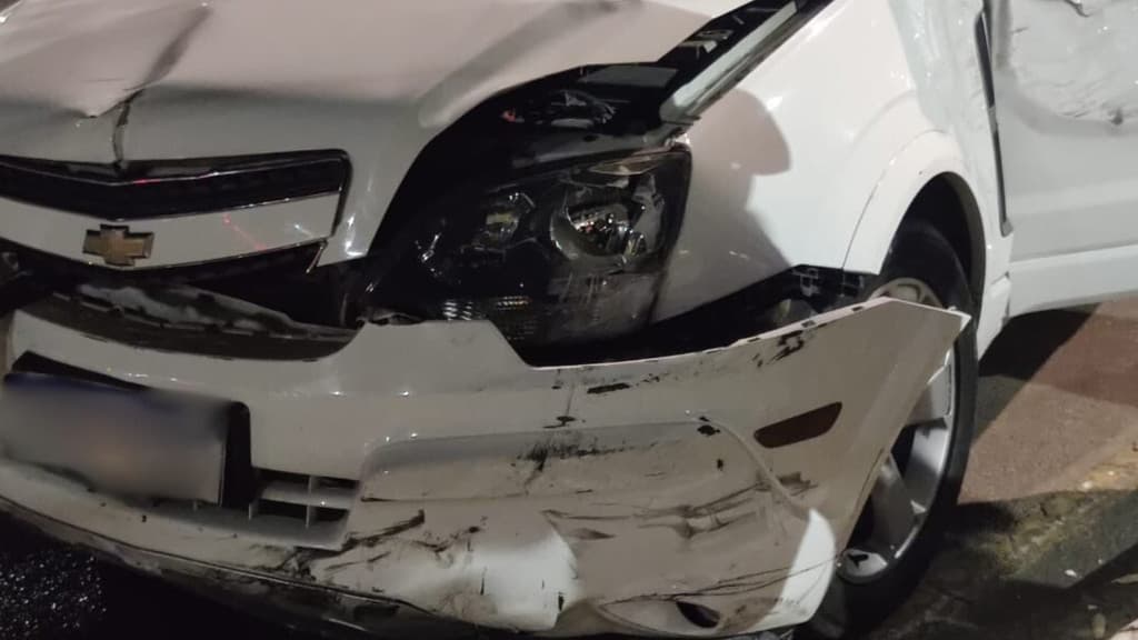 Colisão entre dois carros deixa homem ferido em São João Batista