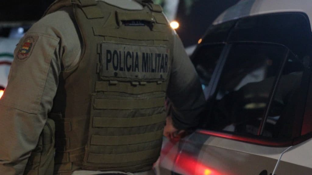 Homem tenta resistir a assalto e acaba esfaqueado