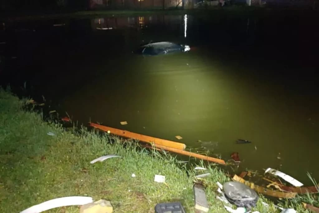 Em atitude heroica, moradores salvam mãe e filha após queda em açude