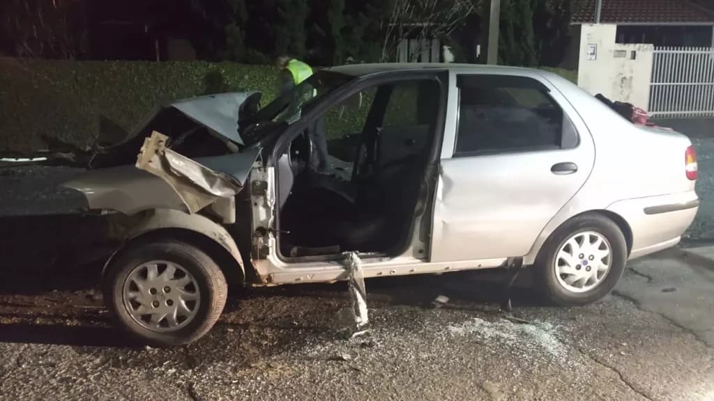 Acidente de trânsito deixa mulher morta e outros três feridos