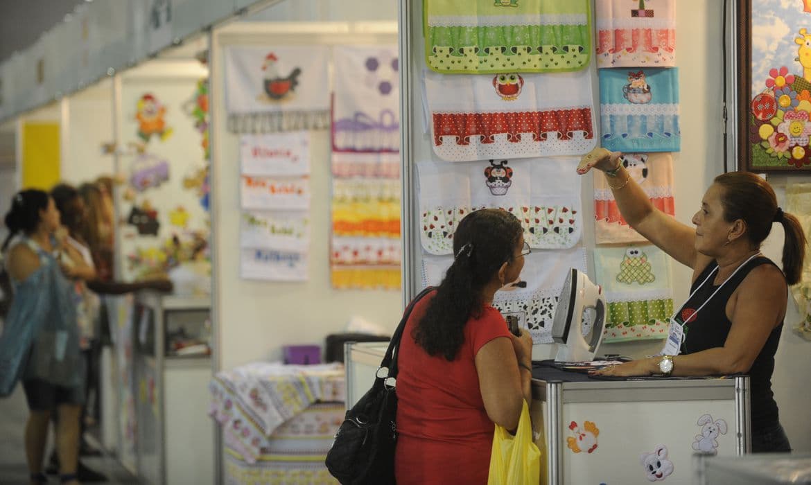 Pequenos negócios são responsáveis por mais de 70% das vagas de emprego