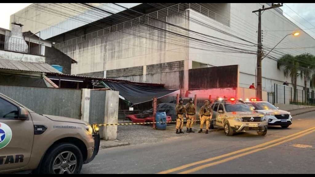 URGENTE: “Carro-bomba” em SC mobiliza forças de segurança