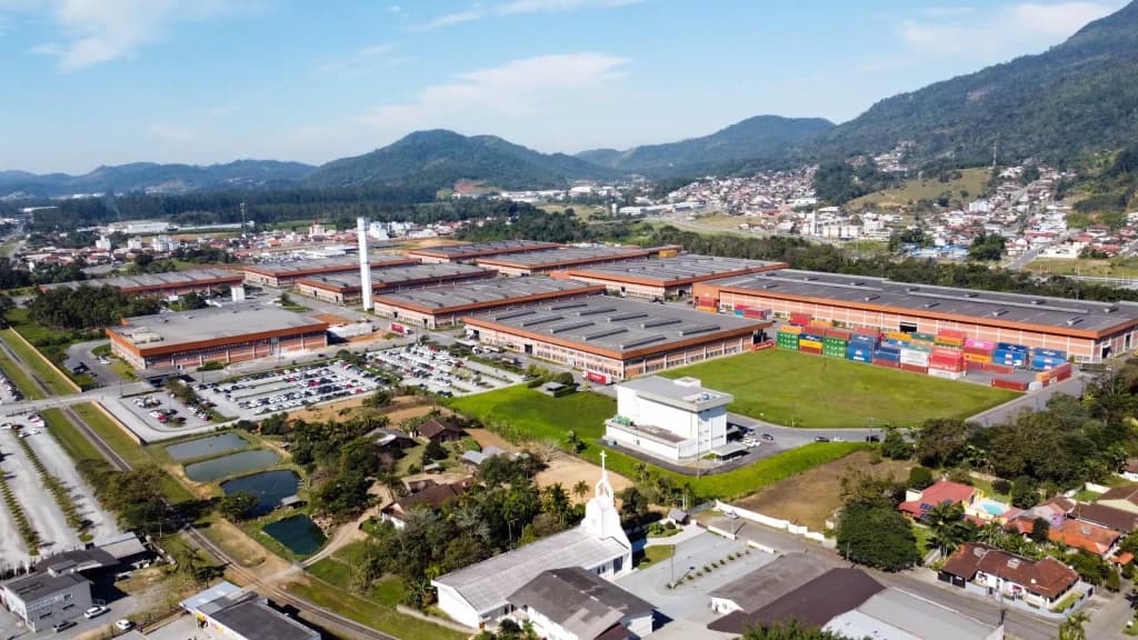 Empresa de SC distribui lucro bilionário aos funcionários
