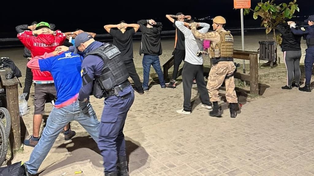 Após onda de roubos em Itapema, PM e GM deflagram operação “Choque de Ordem”