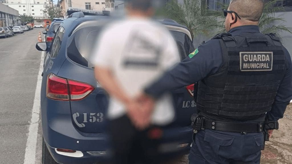 Espancada e em cárcere privado, jovem é resgatada em Balneário Camboriú