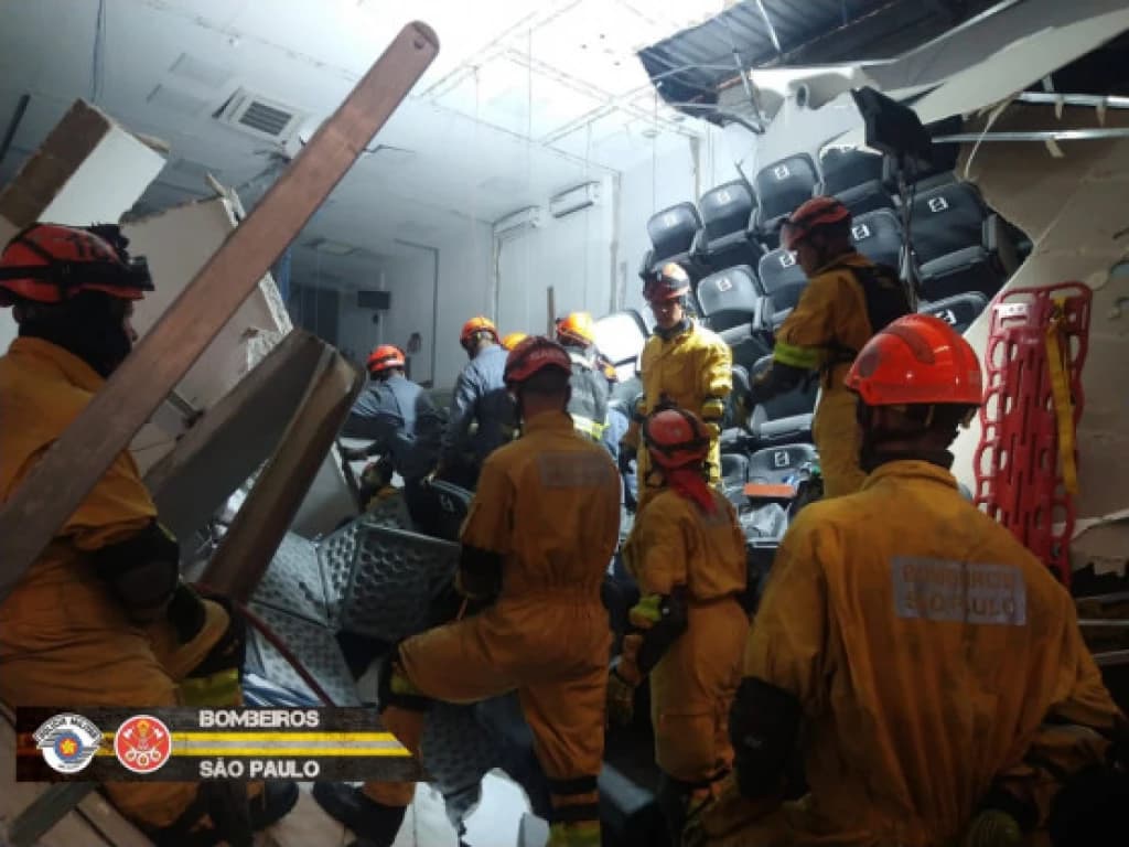 Sobe para nove o número de mortos após desabamento em galpão de empresa