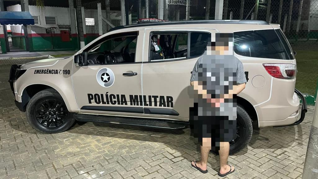 Homem com extensa ficha criminal estava escondido em Camboriú