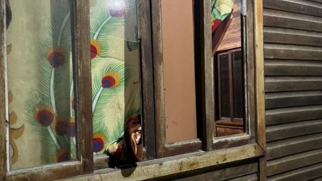 Homem leva tiro na cabeça dentro de residência e morre no hospital