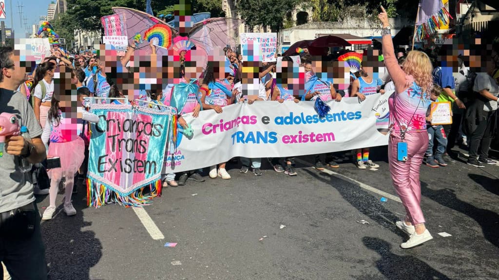 “Bloco Crianças Trans” em parada gay de SP causa polêmica; SC quer criar lei para proibir