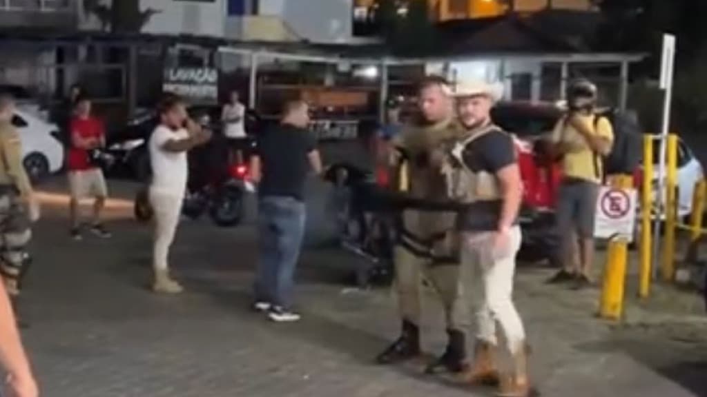 VÍDEO: “Influencer” acusa agressão e chama PMs de bandidos, em Itapema