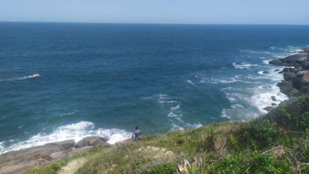 Polícia investiga se corpo encontrado em praia do Litoral Norte é de homem desaparecido