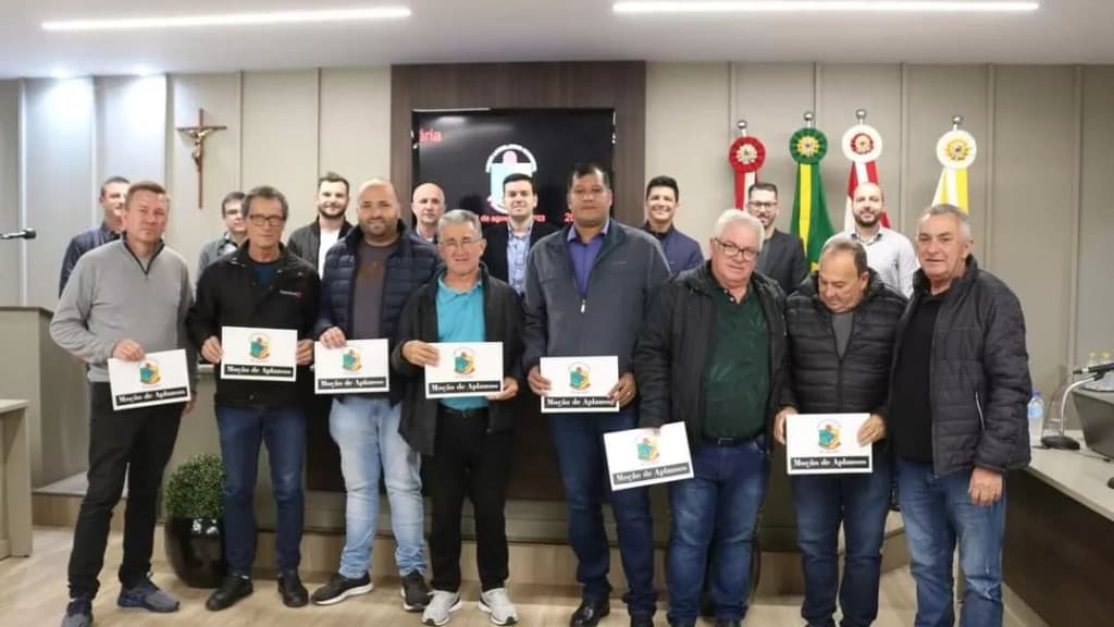 Motoristas de São João Batista são homenageados por atitude heroica em incêndio
