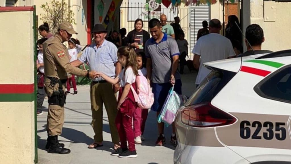 Polícia Militar estuda novo modelo para segurança nas escolas com o “bico oficial em SC