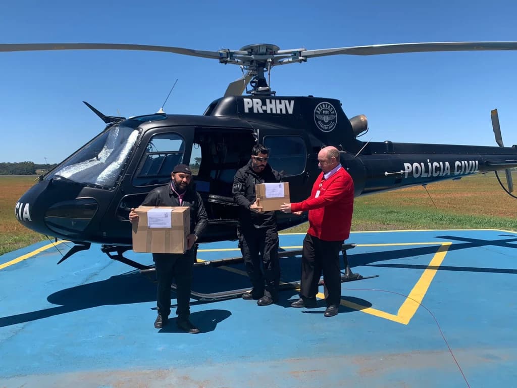 Helicóptero da Polícia Civil abastece hospitais após rodovias interditadas em SC