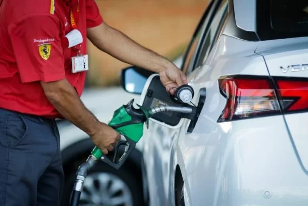 Petrobras anuncia nova redução no preço da gasolina