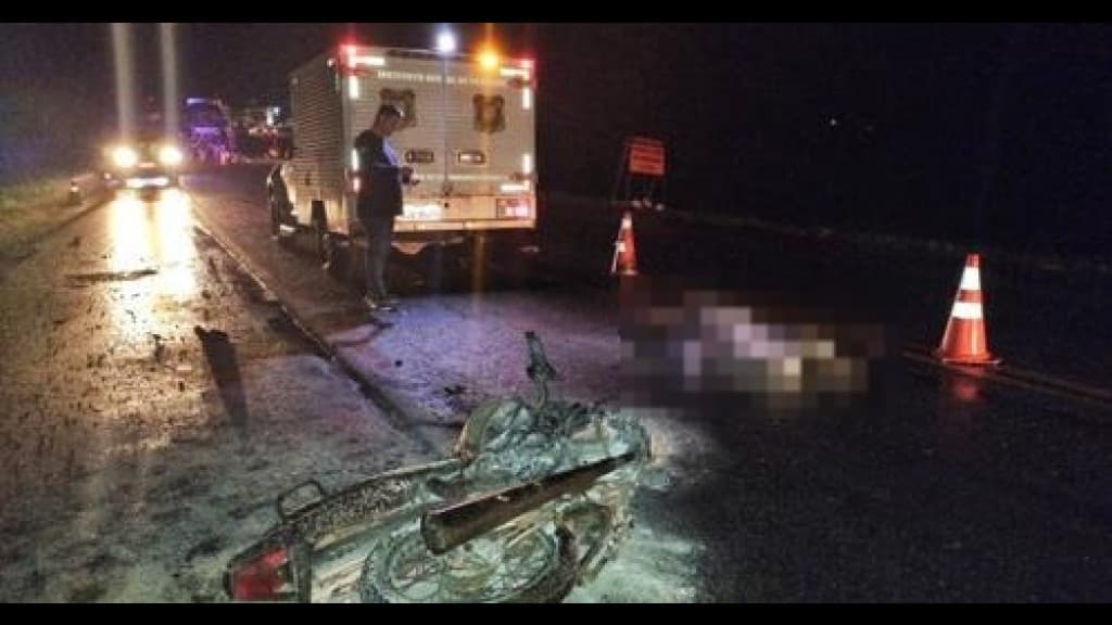 Motociclista morre após colisão frontal com caminhão na BR-280 em SC