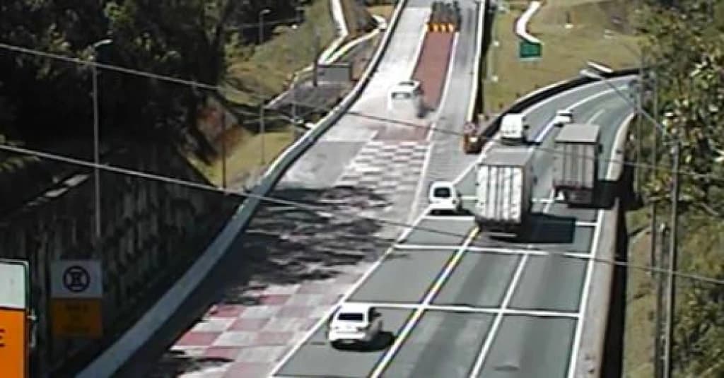 VÍDEO: Motorista usa área de escape e salva 50 pessoas