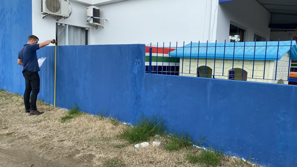 Porto Belo decide instalar cercas e aumentar muros de creches e escolas