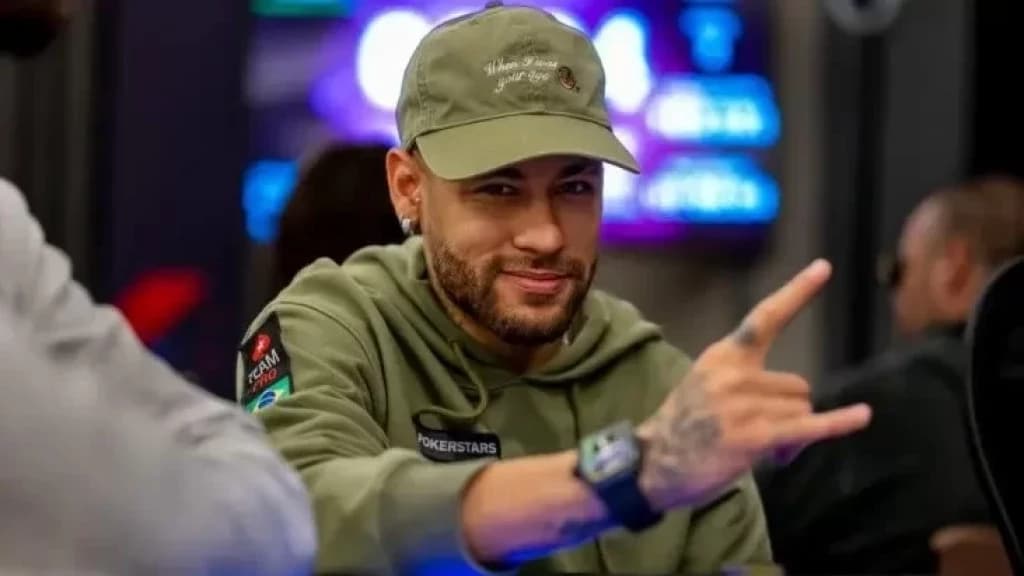 Neymar assina com o Al-Hilal e vai faturar  R$ 1 milhão por dia e benefícios na Arábia