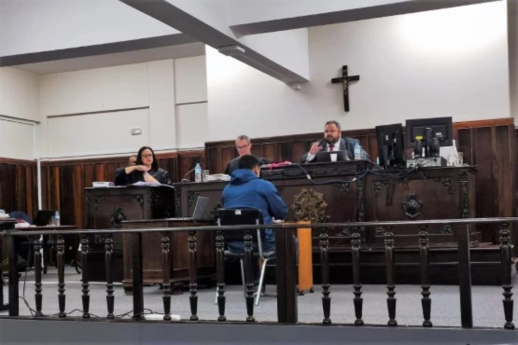 Homem é condenado por matar esposa grávida durante discussão sobre limpeza da casa