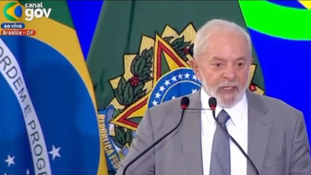 Lula debocha e diz que Brasil tem “cultura” de reclamar dos impostos