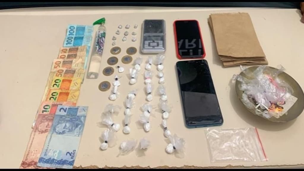 Acusado de tráfico tenta omitir drogas, mas é desmascarado pela PM em Itapema