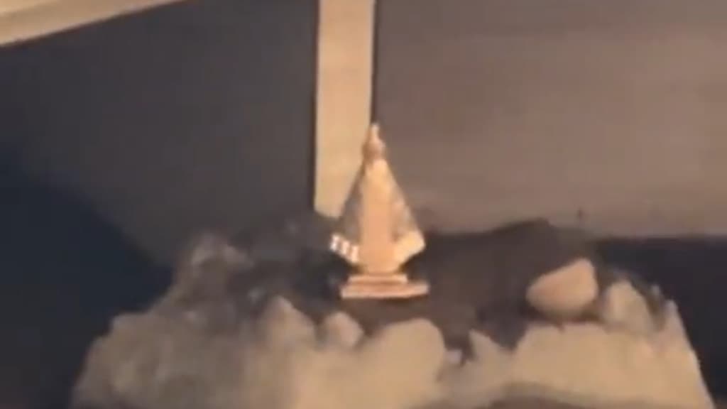 Milagre no RS: Vídeo mostra santa intacta após enchente devastadora