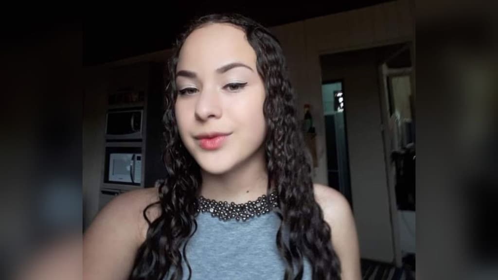 Adolescente morta a tiros em frente a casa noturna é identificada